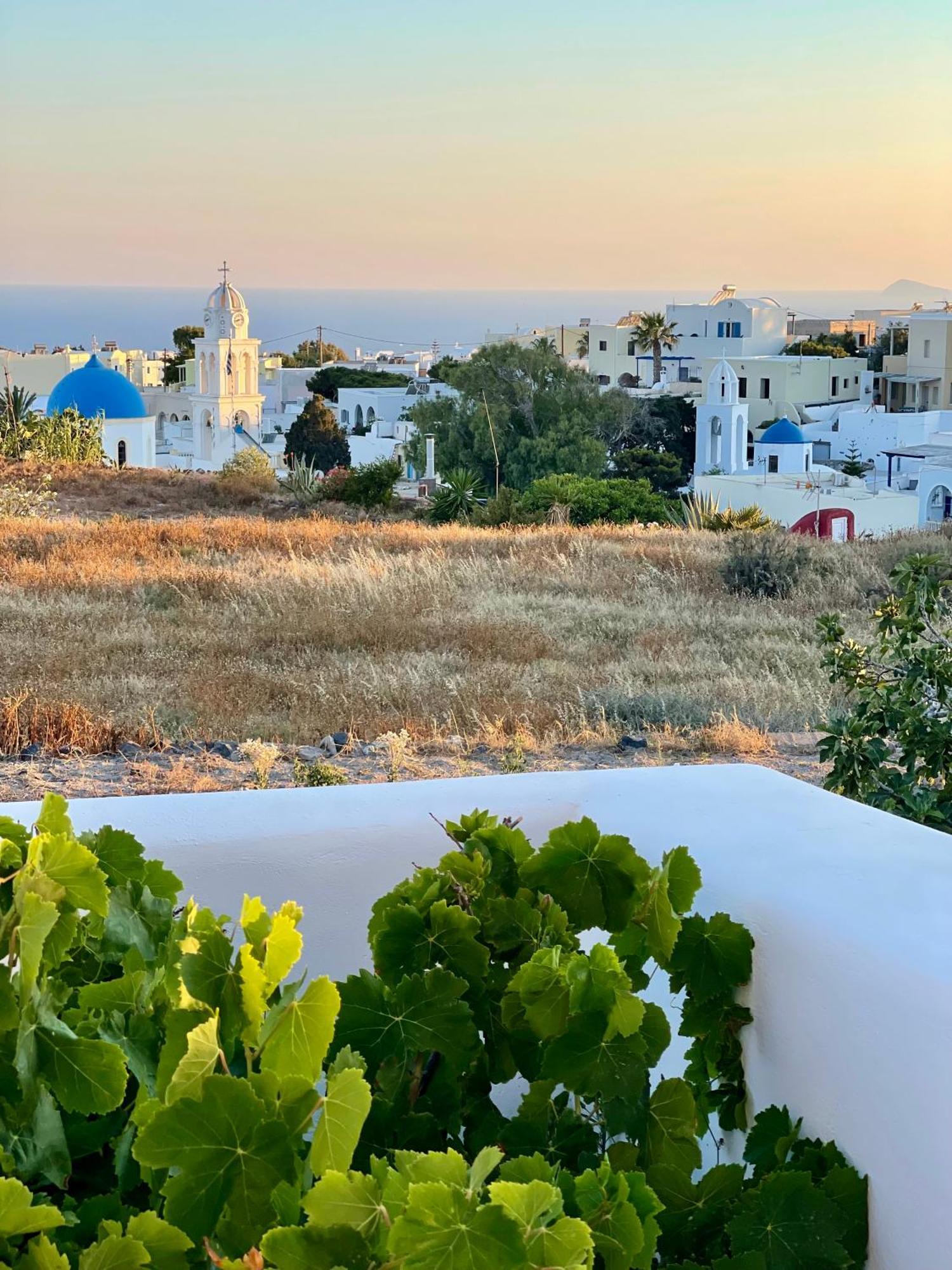 White Harmony Suites Megalochori  Luaran gambar