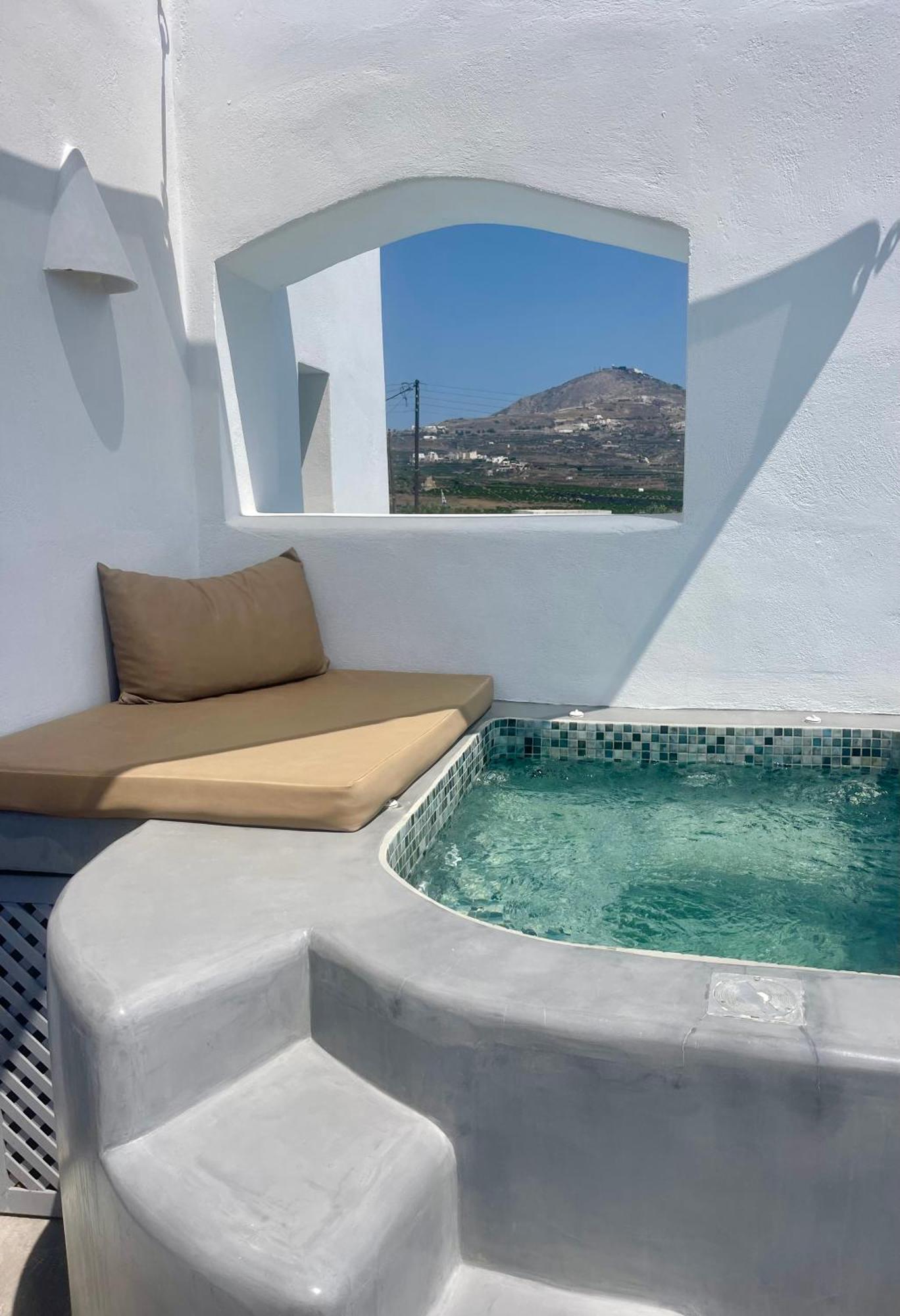White Harmony Suites Megalochori  Luaran gambar
