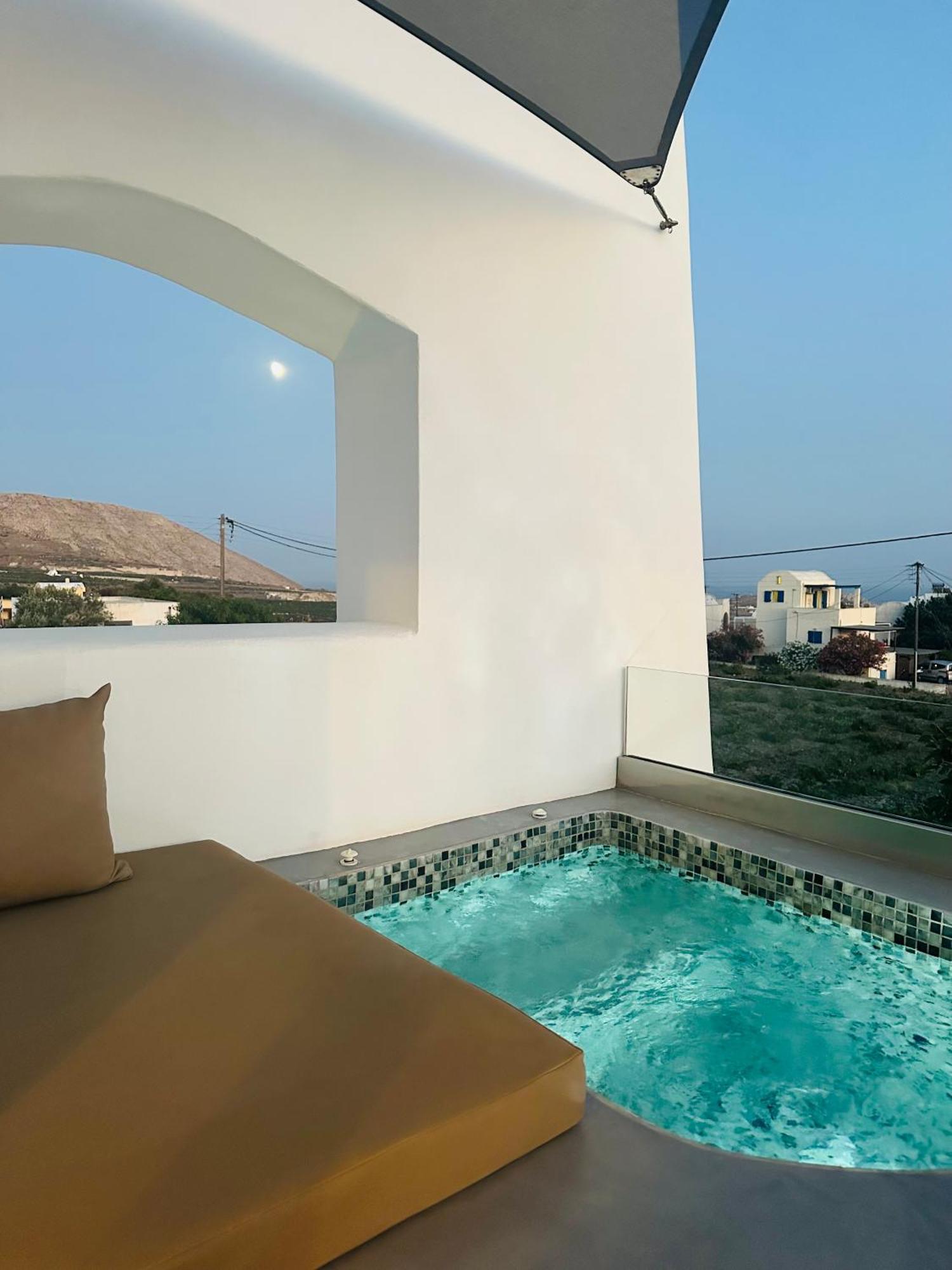 White Harmony Suites Megalochori  Luaran gambar